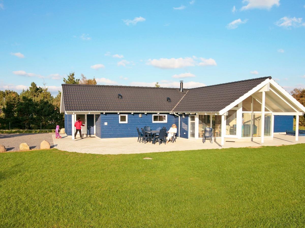 10 Person Holiday Home In R Dby Kramnitse Exteriör bild
